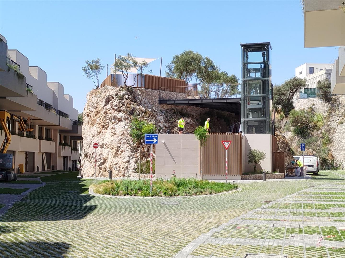 Image of House - 5 Bedrooms - 6 Bathrooms for Sale in North Gorge-Gibraltar, Image 13